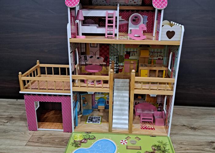 Grajewo ogłoszenia: Witam sprzedam drewniany domek dla lalek. Domek jest duży jego...